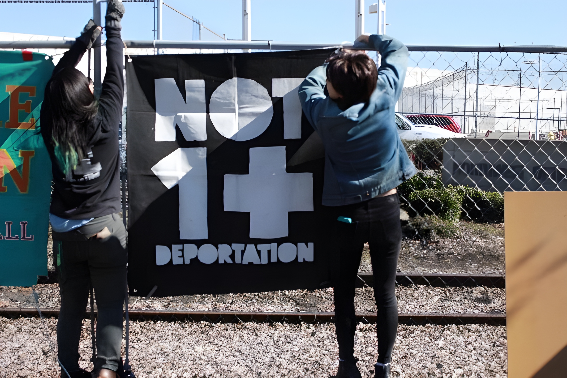 El confinamiento en cárceles de ICE, violatorio de los derechos de los inmigrantes