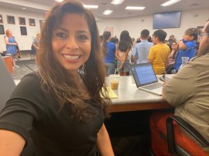Ylenia Aguilar es la primera latina en llegar a ser presidenta de la Junta Escolar del Distrito de Osborn en Phoenix, donde participó de forma voluntaria por 7 años. Foto: Cortesía.